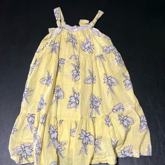 Girls dress - Picture 1 of 3